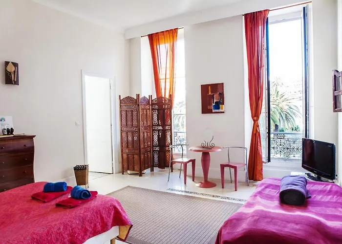 فندق مبيت وإفطار Riviera Sweet D'hotes 3*