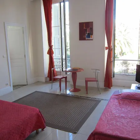 Couette-café Riviera Sweet D'hotes 3*