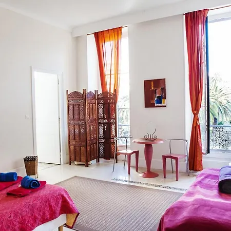לינה וארוחת בוקר Riviera Sweet D'hotes 3*